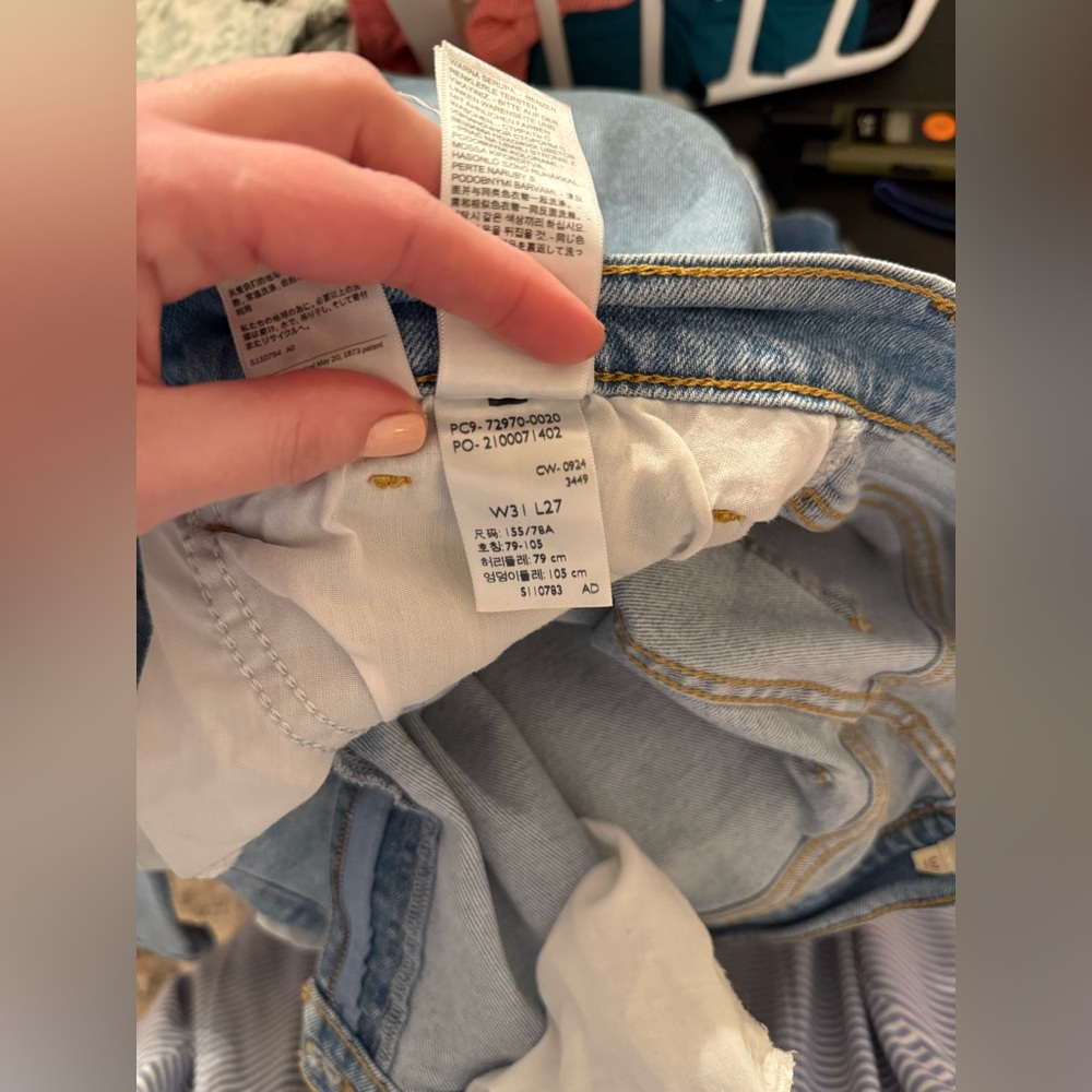 Levi’s High Rise Wide Leg Ripped Jeans - Picture 5 of 7